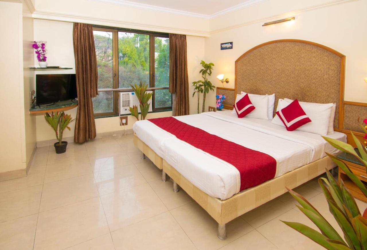Octave Bund Garden Hotell Pune Exteriör bild