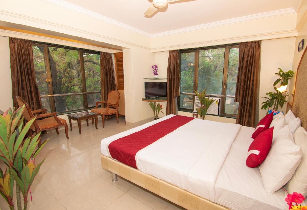 Octave Bund Garden Hotell Pune Exteriör bild