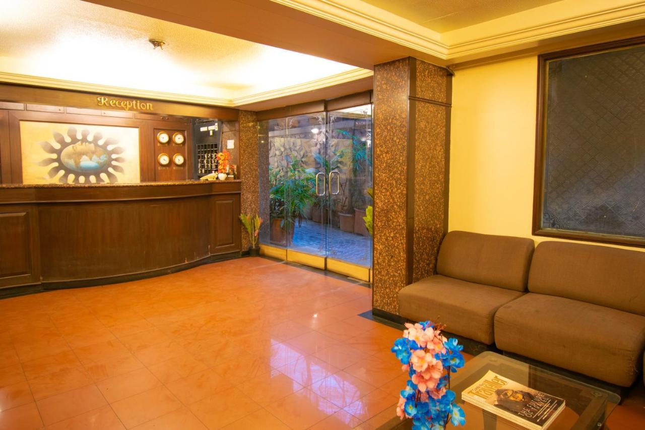 Octave Bund Garden Hotell Pune Exteriör bild