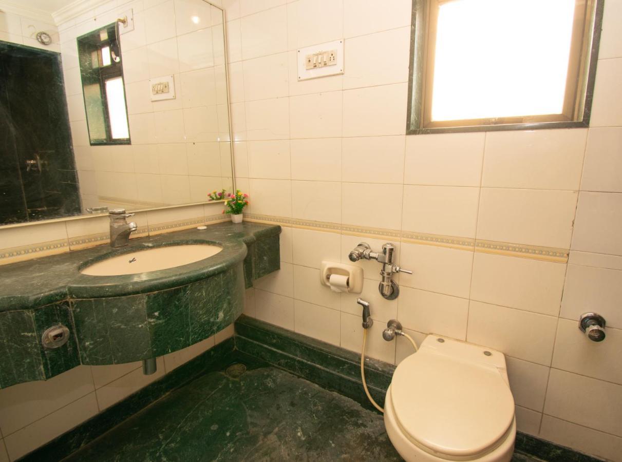 Octave Bund Garden Hotell Pune Exteriör bild