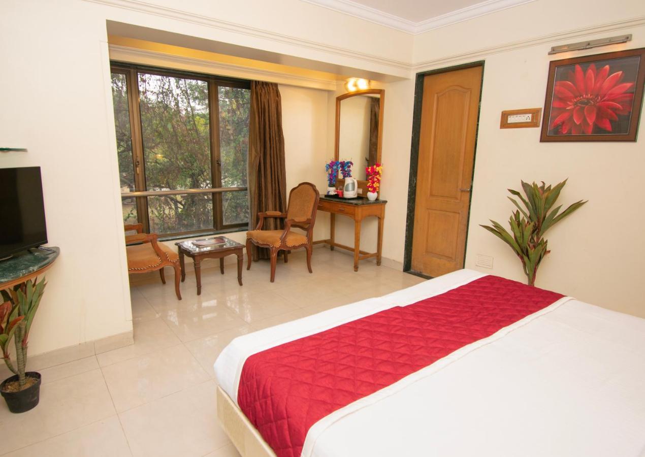 Octave Bund Garden Hotell Pune Exteriör bild