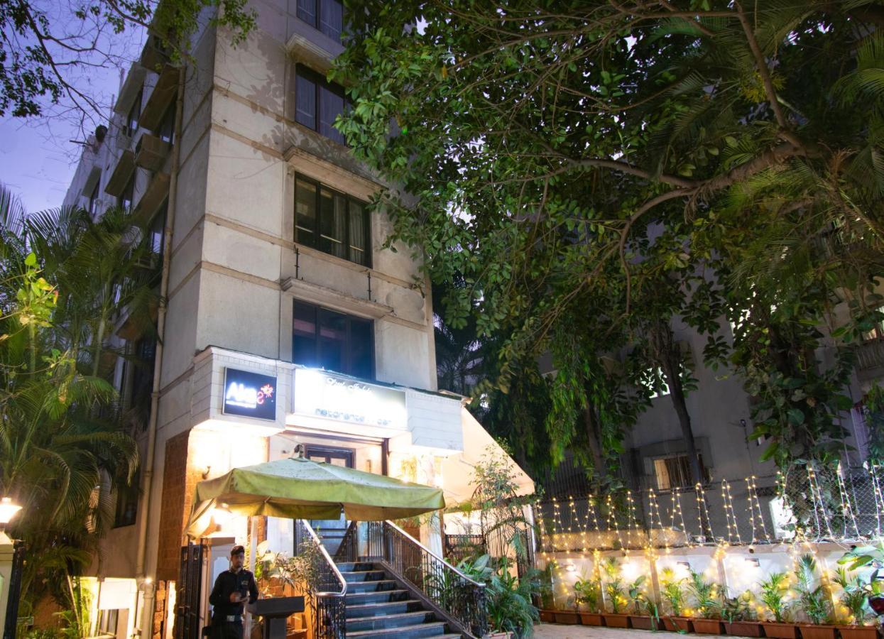 Octave Bund Garden Hotell Pune Exteriör bild