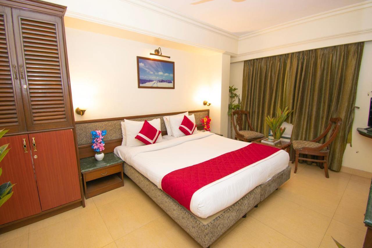 Octave Bund Garden Hotell Pune Exteriör bild