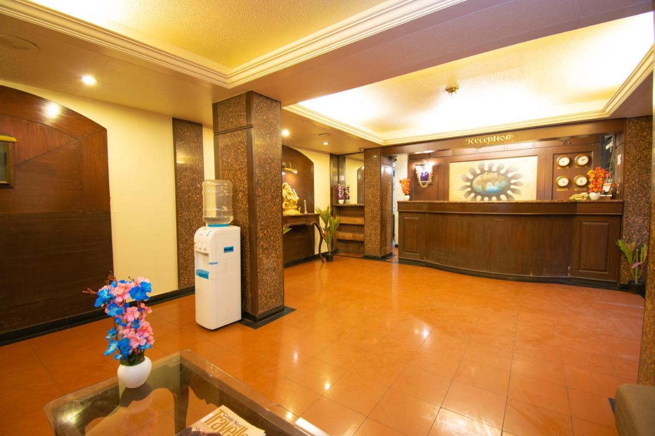 Octave Bund Garden Hotell Pune Exteriör bild