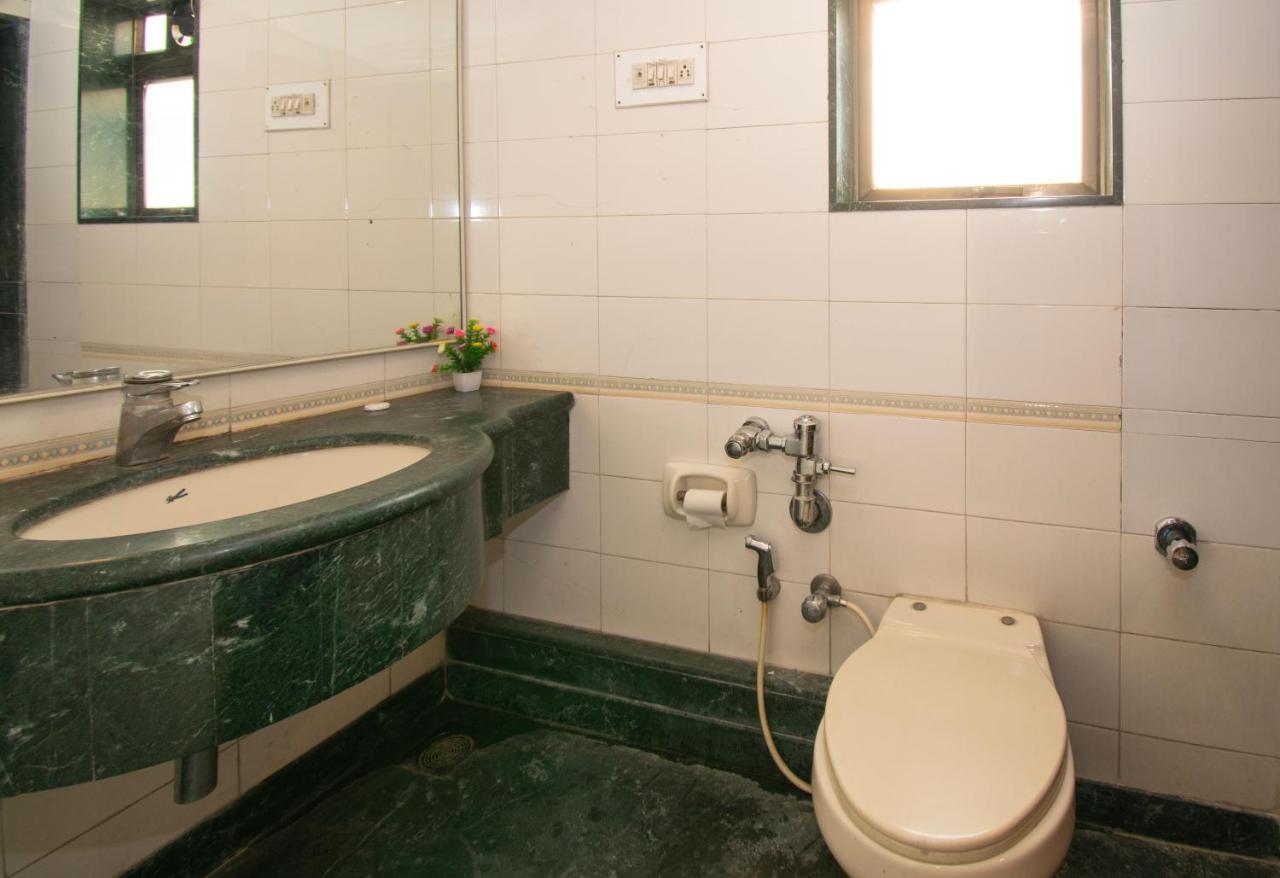 Octave Bund Garden Hotell Pune Exteriör bild