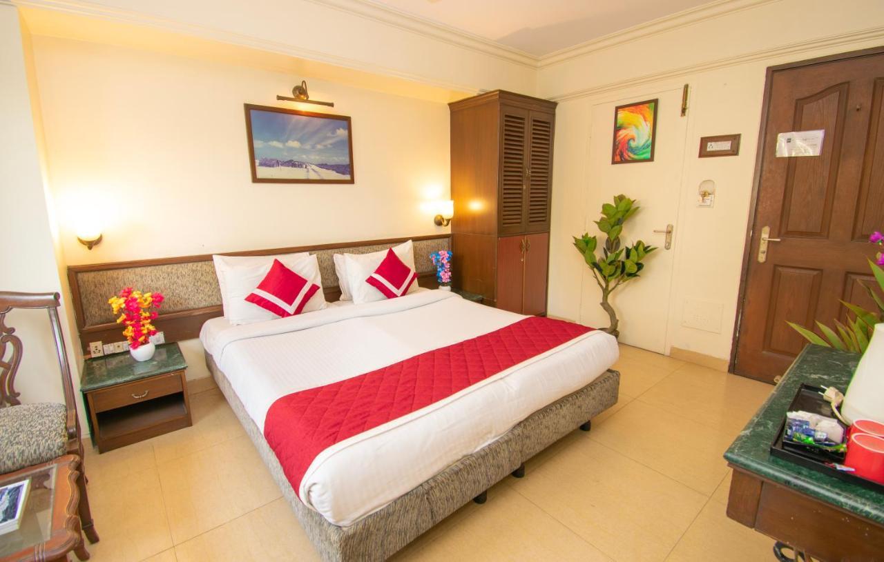 Octave Bund Garden Hotell Pune Exteriör bild