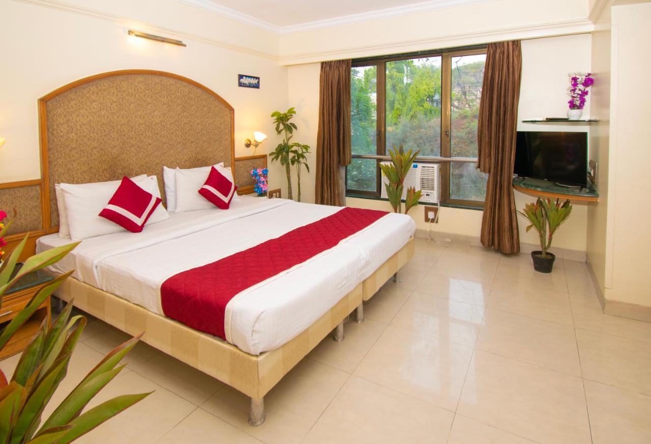 Octave Bund Garden Hotell Pune Exteriör bild